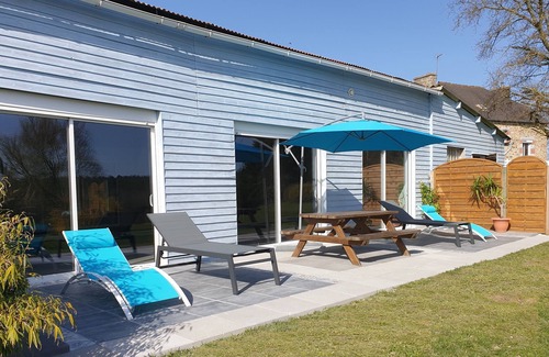 Plemet Cottage | 2 Bed Cottage Sleeps 4 with Pool and Pet Friendly