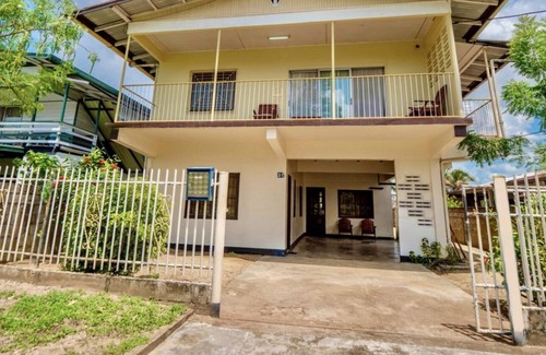 Paramaribo Apartment | 2 Bed Flat - Sleeps 4 - Garden - Parking - Wifi