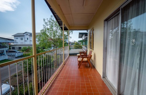 Paramaribo Apartment | 2 Bed Flat - Sleeps 4 - Garden - Parking - Wifi