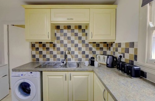 Welford Apartment | 2 Bed Flat - Sleeps 5 - Pets - Parking - Wifi