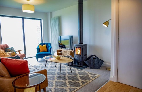 Pistyll House | 2 Bed Ground Floor Apartment - 3 Plas