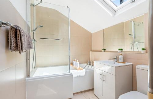 Shortlands House | 2 Bed House ,Close to Bromley South Station , Free Parking