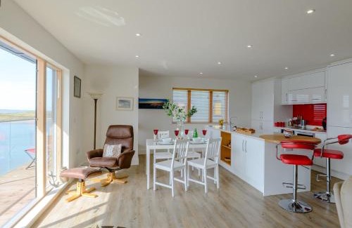 Amble House | 2 Bed in Amble 78368