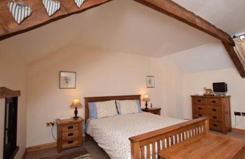 Black Torrington House | 2 Bed in Bideford HIFOX