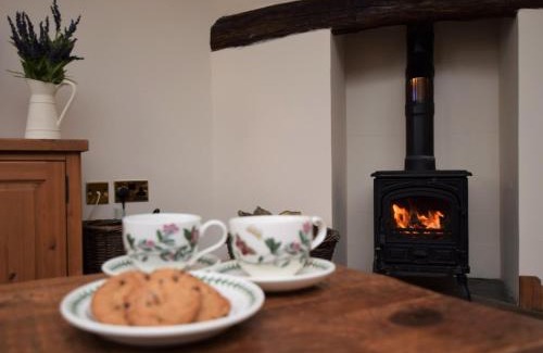 Black Torrington House | 2 Bed in Bideford HIFOX