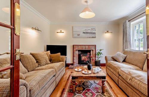 Winterborne Stickland House | 2 Bed in Blandford Forum 95140