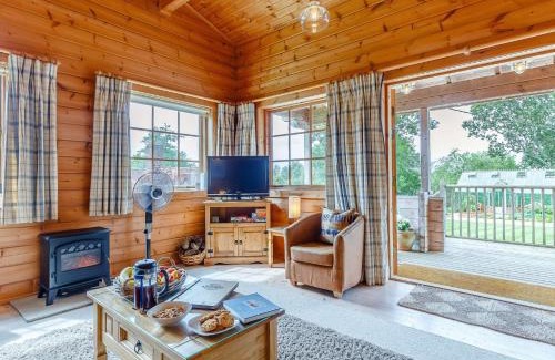 Child Okeford House | 2 Bed in Blandford Forum 61027