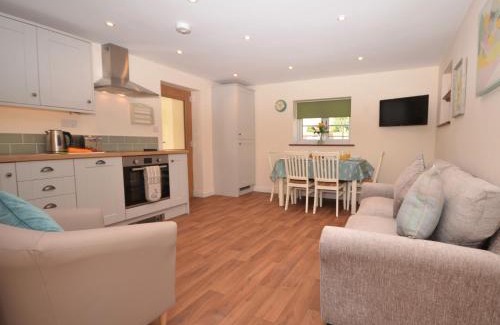 Dundry House | 2 Bed in Bristol 75697