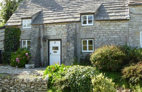 Corfe Castle Village House | 2 Bed in Corfe Castle DC050