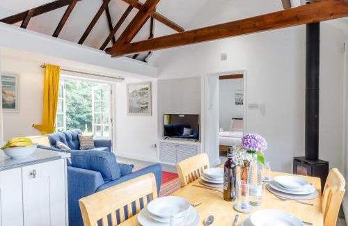 Mabe House | 2 Bed in Falmouth 78621