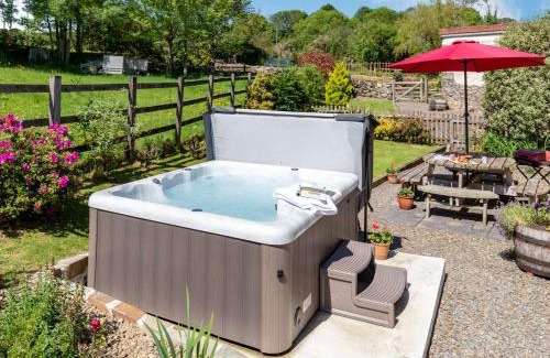 Mount House | 2 Bed in Fowey LTBUZ