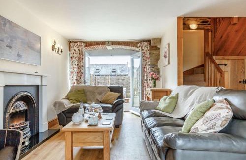 Launceston House | 2 Bed in Launceston 88859