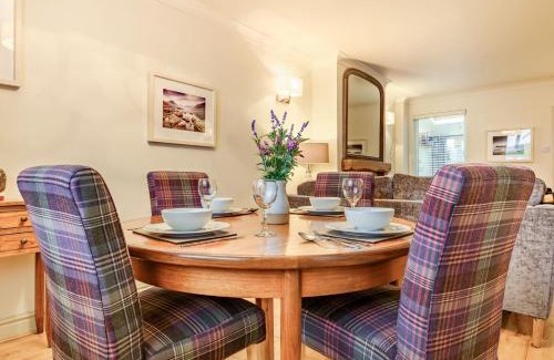 Keswick House | 2 Bed in Keswick SZ427