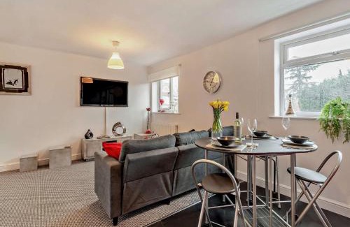 Stratford-upon-Avon House | 2 Bed in Stratford-upon-Avon 94299