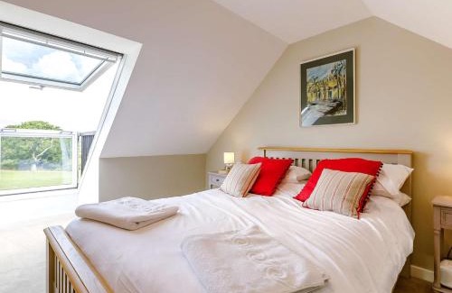 Okeford Fitzpaine House | 2 Bed in Sturminster Newton 88265