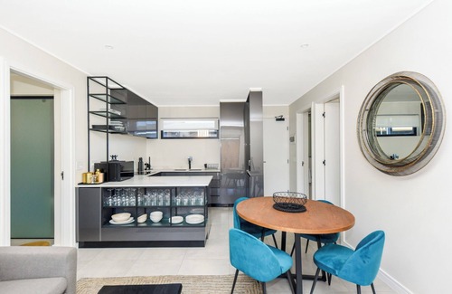 Greater Johannesburg Metropolitan Area Apartment | 2 Bed , Luxurious Living