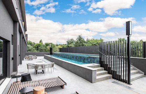 Greater Johannesburg Metropolitan Area Apartment | 2 Bed , Luxurious Living