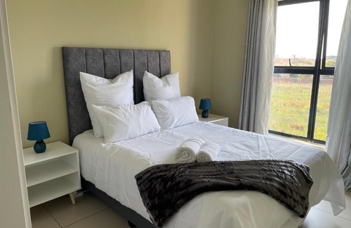Greater Johannesburg Metropolitan Area Apartment | 2 Bed, Pool & Gym, Free Wi-Fi