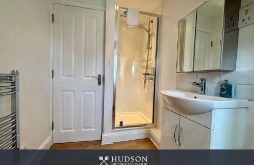 Shrewsbury Apartment | 2 Bed Shrewsbury Apartment in Great Location