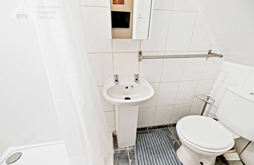 Tottenham Apartment | 2-bed - Sleeps 4 - With Garden