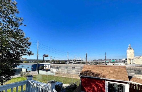 Butchertown House | 2 Bed Townhouse In The Heart Of Nulu w/ ThunderDeck
