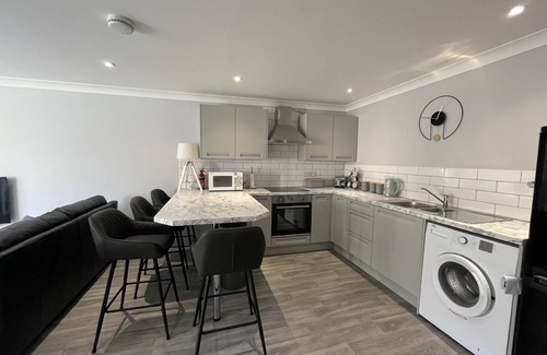 Millendreath Villa | 2 Bed Villa Sleeps 4 - Wifi, Garden, Sea Views