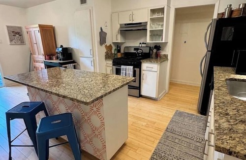 Greater South River City Apartment | 2 bed w Views Near Congress Ave