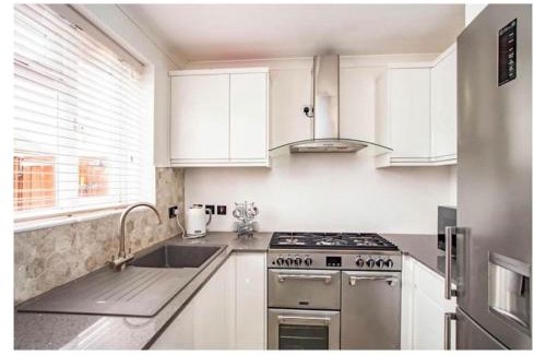 Leavesden Apartment | 2 Bed - walking distance to Harry Potter Studio