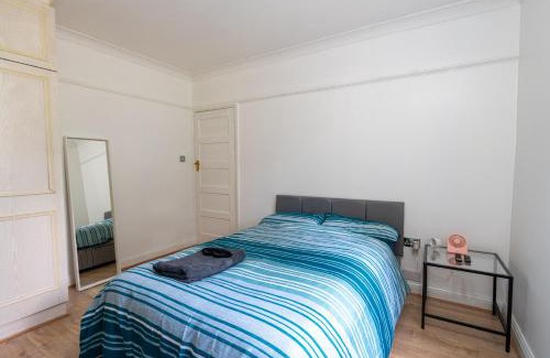 Hanger Hill Apartment | 2 Bed, Wembley, Ealing, London