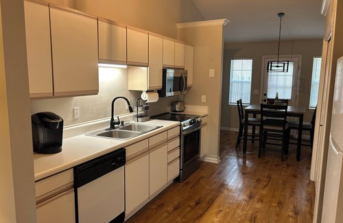 Greenville House | 2 Bedroom-2 Bath With Office Near Hospital-New To Vrbo