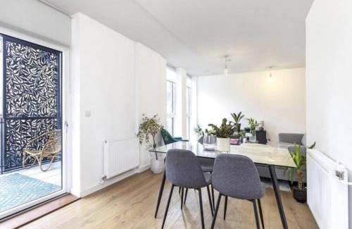 Walworth Apartment | 2 Bedroom 2 Bathroom Cosy Apartment - Zone 1 - Central London