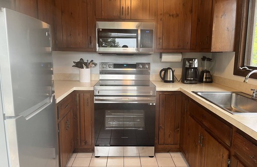 Wellfleet House | 2 Bedroom, 5 min walk to bay beach!