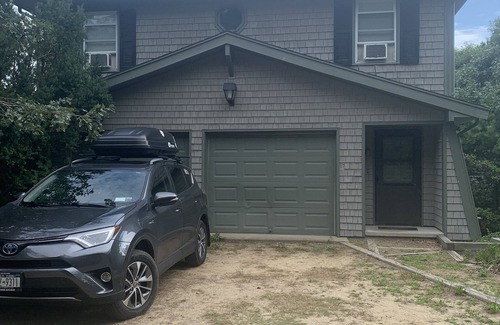 Wellfleet House | 2 Bedroom, 5 min walk to bay beach!