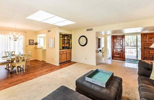 Cottonwood Apartment | 2 Bedroom 656075 by Houzlet