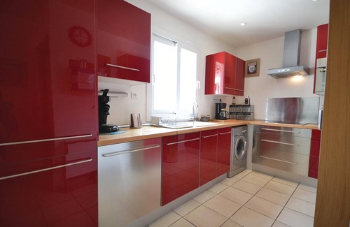 Crillon-le-Brave House | 2 bedroom accommodation in Crillon-le-Brave