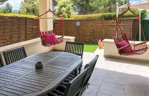 Crillon-le-Brave House | 2 bedroom accommodation in Crillon-le-Brave