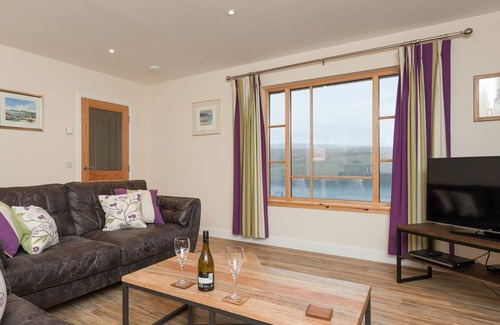 Beinn Orasaigh Cottage | 2 bedroom accommodation in Carbost, near Portree