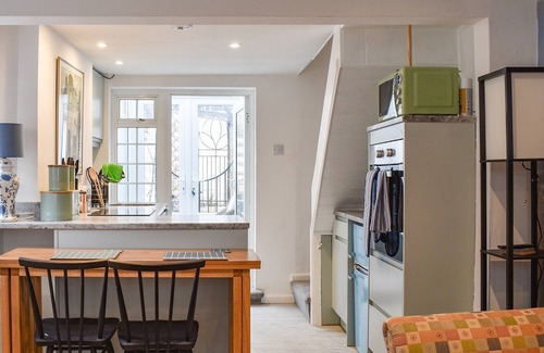 Christchurch Cottage | 2 bedroom accommodation in Christchurch