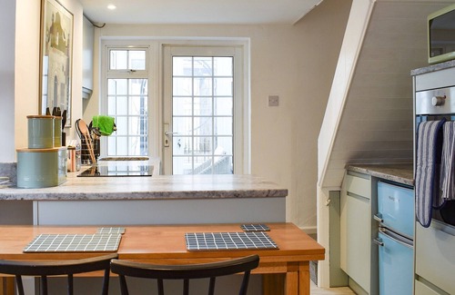 Christchurch Cottage | 2 bedroom accommodation in Christchurch