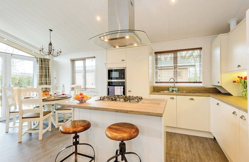 Holton Heath Ski Chalet | 2 bedroom accommodation in Holton Heath