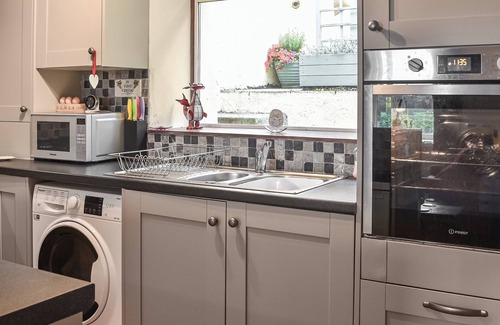 Llanllyfni Cottage | 2 bedroom accommodation in Talysarn, near Caernarfon