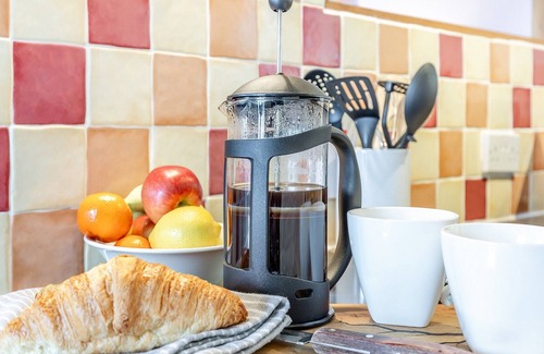 Hay-on-Wye Cabin | 2 bedroom accommodation in Ridgeway Cross, near Malvern