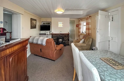 Sandyhills Cottage | 2 bedroom accommodation in Sandyhills