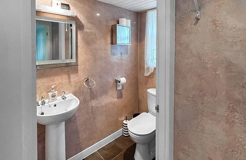 Sandyhills Cottage | 2 bedroom accommodation in Sandyhills