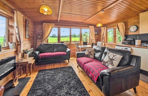 Inverness Cottage | 2 bedroom accommodation in Redfield