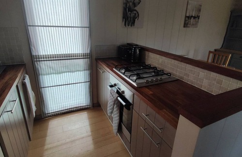 Dawlish Cabin | 2 bedroom accommodation in Cockwood Harbour, Nr Dawlish