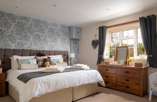 Llanrwst Cottage | 2 bedroom accommodation in Maenan, near Llanrwst