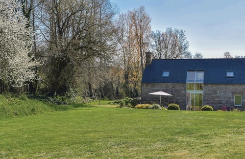 Ploubezre House | 2 bedroom accommodation in Lannion