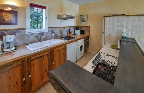 Sablet House | 2 bedroom accommodation in Sablet