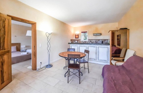Sablet House | 2 bedroom accommodation in Sablet